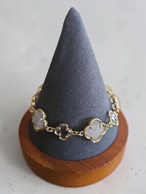 EYE CANDY  NWB Gold Clover-Link Bracelet with White and Light Rosev QUARTS .
